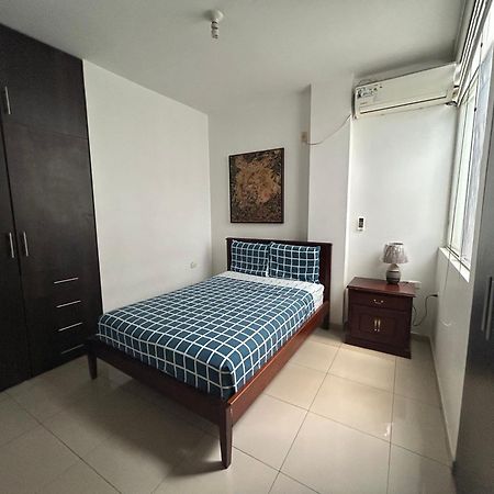 Departamentos De 2 Y 3 Habitaciones En El Centro De Manta Bagian luar foto