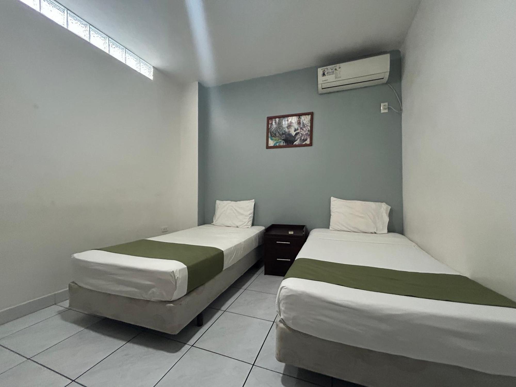 Departamentos De 2 Y 3 Habitaciones En El Centro De Manta Bagian luar foto