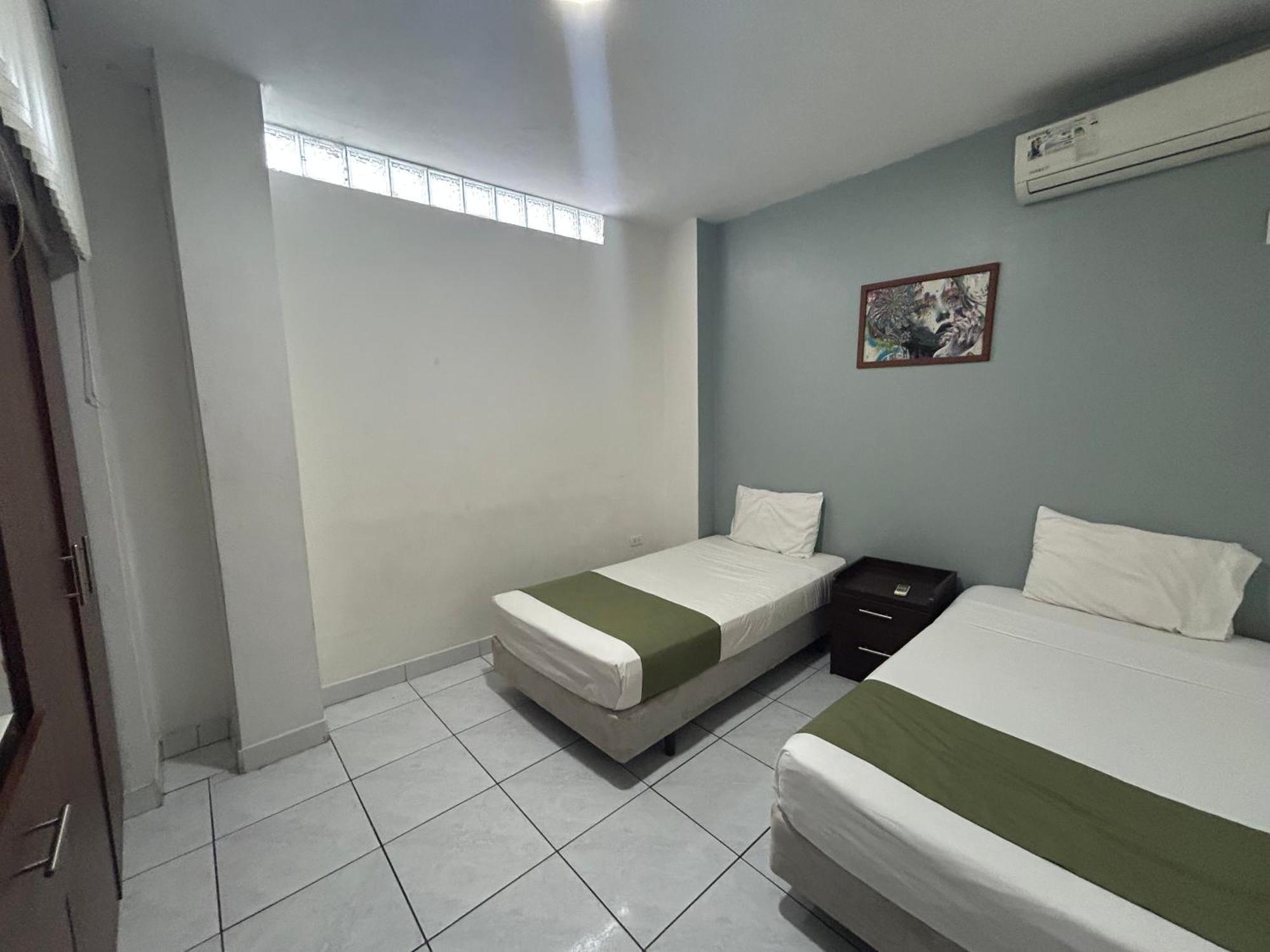 Departamentos De 2 Y 3 Habitaciones En El Centro De Manta Bagian luar foto