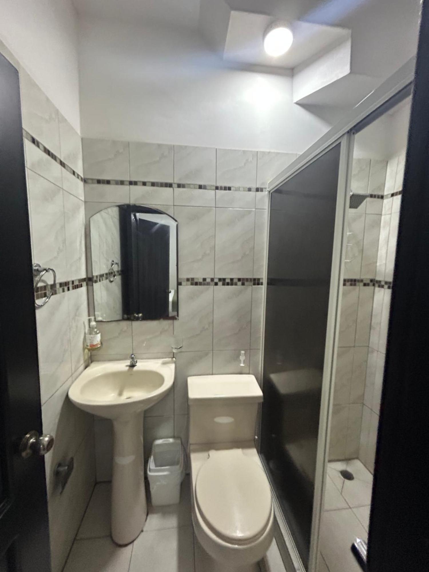 Departamentos De 2 Y 3 Habitaciones En El Centro De Manta Bagian luar foto