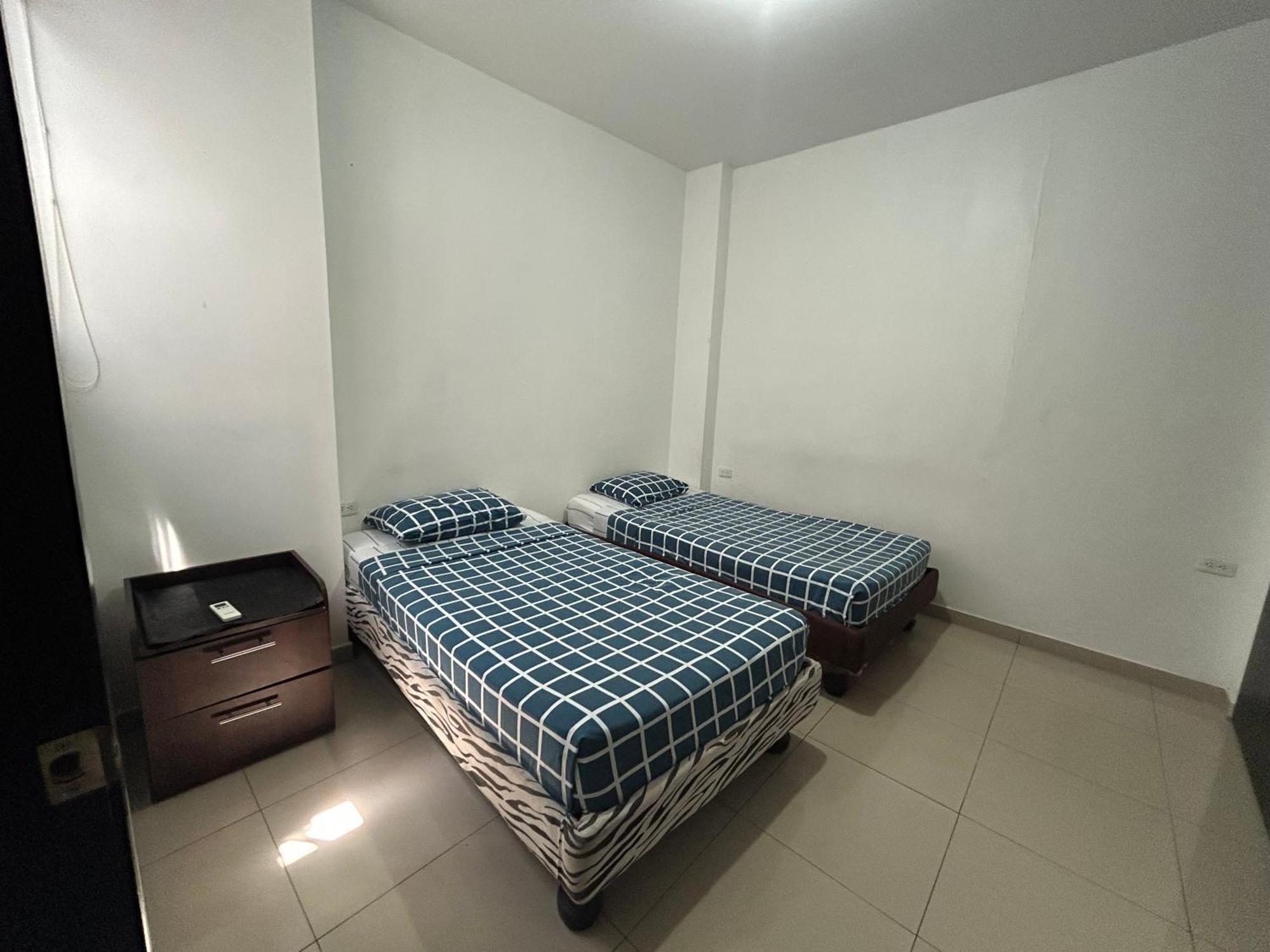 Departamentos De 2 Y 3 Habitaciones En El Centro De Manta Bagian luar foto